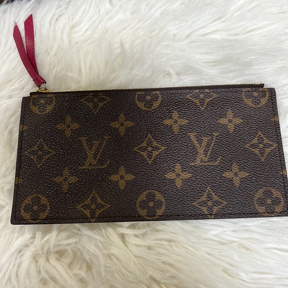 Authentic Louis Vuitton Pochette Felicie - Picture 5 of 14